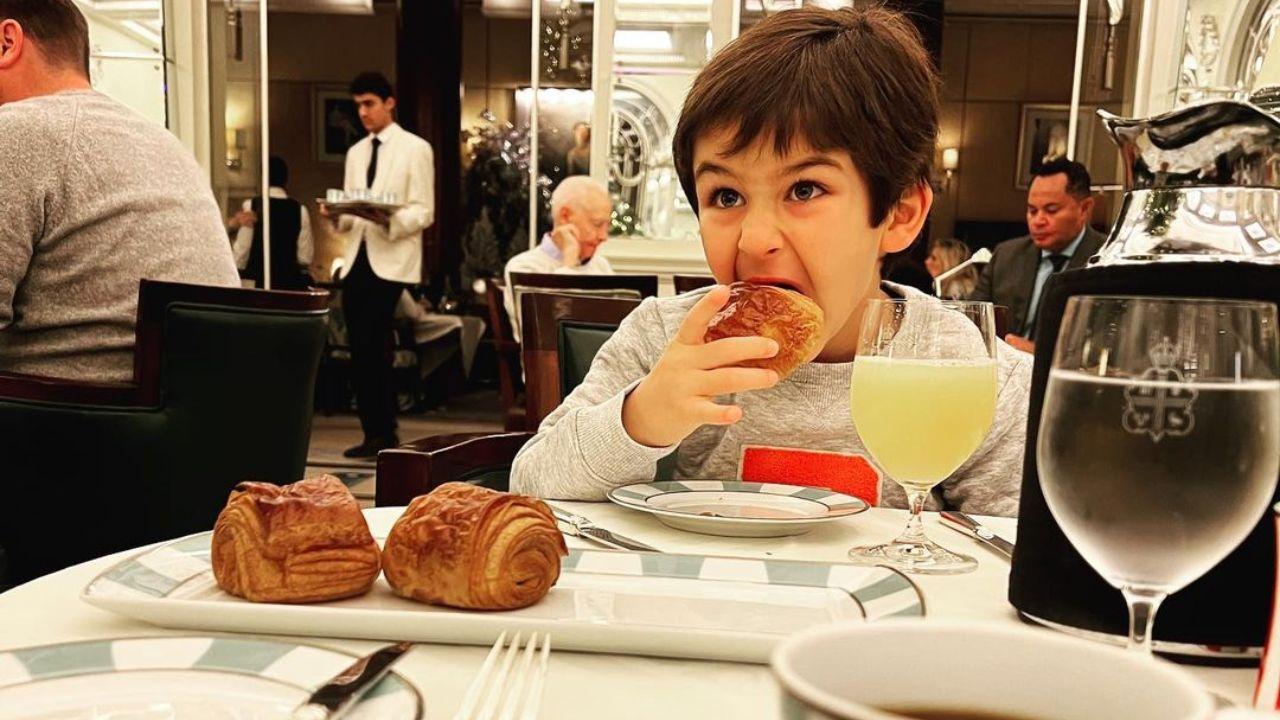 Kareena Kapoor Khan gives ‘PROOF’ how much the Kapoor family loves croissants. Full Story Read Here